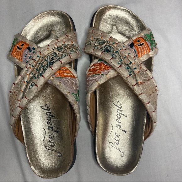 Vintage Y2K Free People Wildflowers Sandals in Patched Kantha Gold Beige Size 39 - Picture 1 of 6